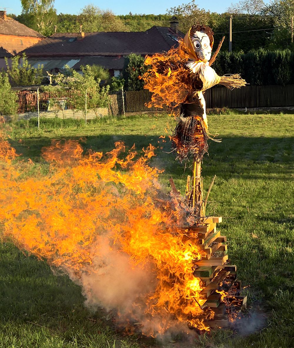 už hoří a zase neletí