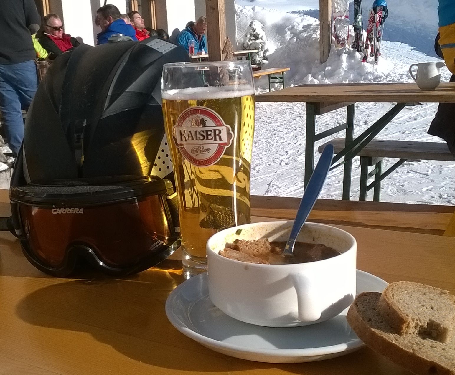 klasika na horách bier a gulash supe